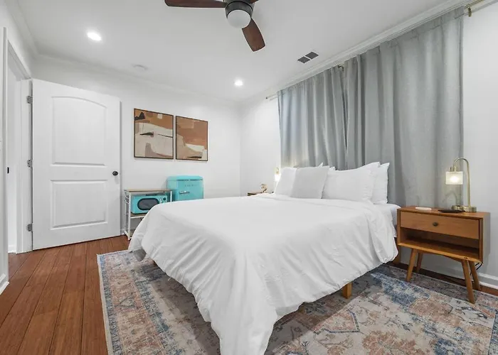 New! Modern Boho W/ 5Bd/2Br Sleeps 10