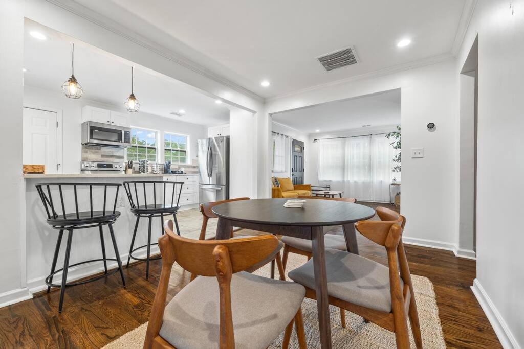 New! Modern Boho W/ 5bd/2br Sleeps 10 Holiday home