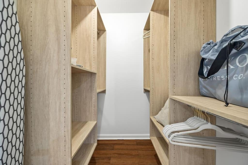 New! Modern Boho W/ 5bd/2br Sleeps 10 Holiday home Atlanta