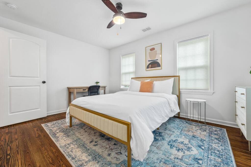 New! Modern Boho W/ 5bd/2br Sleeps 10 Holiday home *